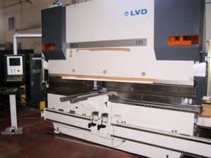 Punzonado y plegado - Plegadora LVD 3m.